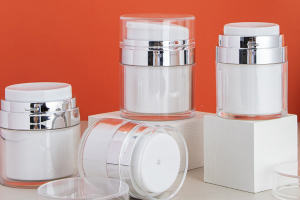 Factory Customized Acrylic Vacuum Cosmetic Empty Bottle 50ml Lotion Bottle Set Cream Bottle Face Cream Bottle Silver Plated