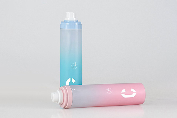 Yuzhuang Customized Pet Cosmetic Plastic Bottle 100ml Toner Moisture Bottle Gradient Color Setting Spray Bottle Set