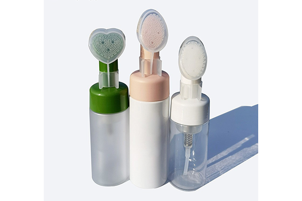 How does the softness and durability of the pet silicone brush head bring users a comfortable and clean feeling?