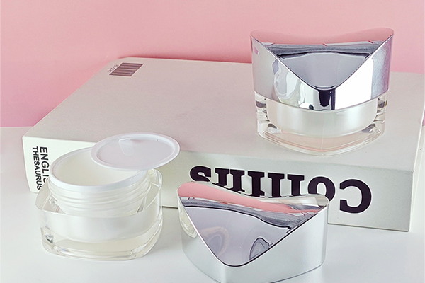 Factory Customized High-Grade Acrylic Heart-Shaped Straight Round Bottle Diamond-Shaped Cream Bottle Lotion Bottle Set Cosmetic Packaging Material